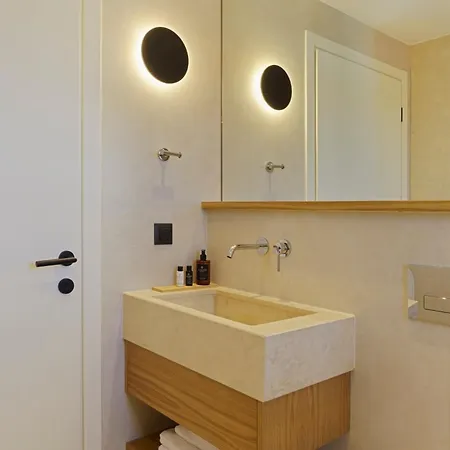 Palm Boutique Hotel 2*